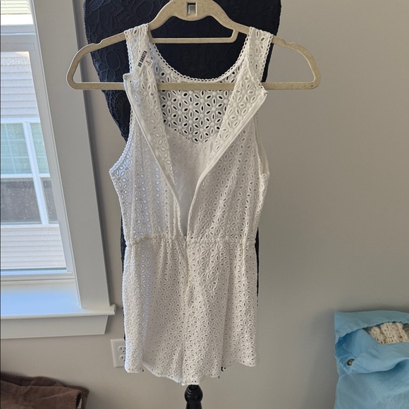 BB Dakota White Eyelet Lace Top - Picture 4 of 4